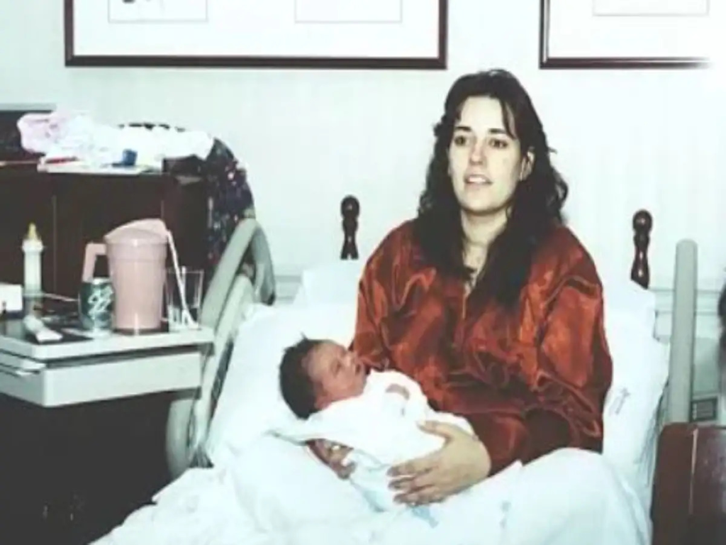 tulip victoria khaury
